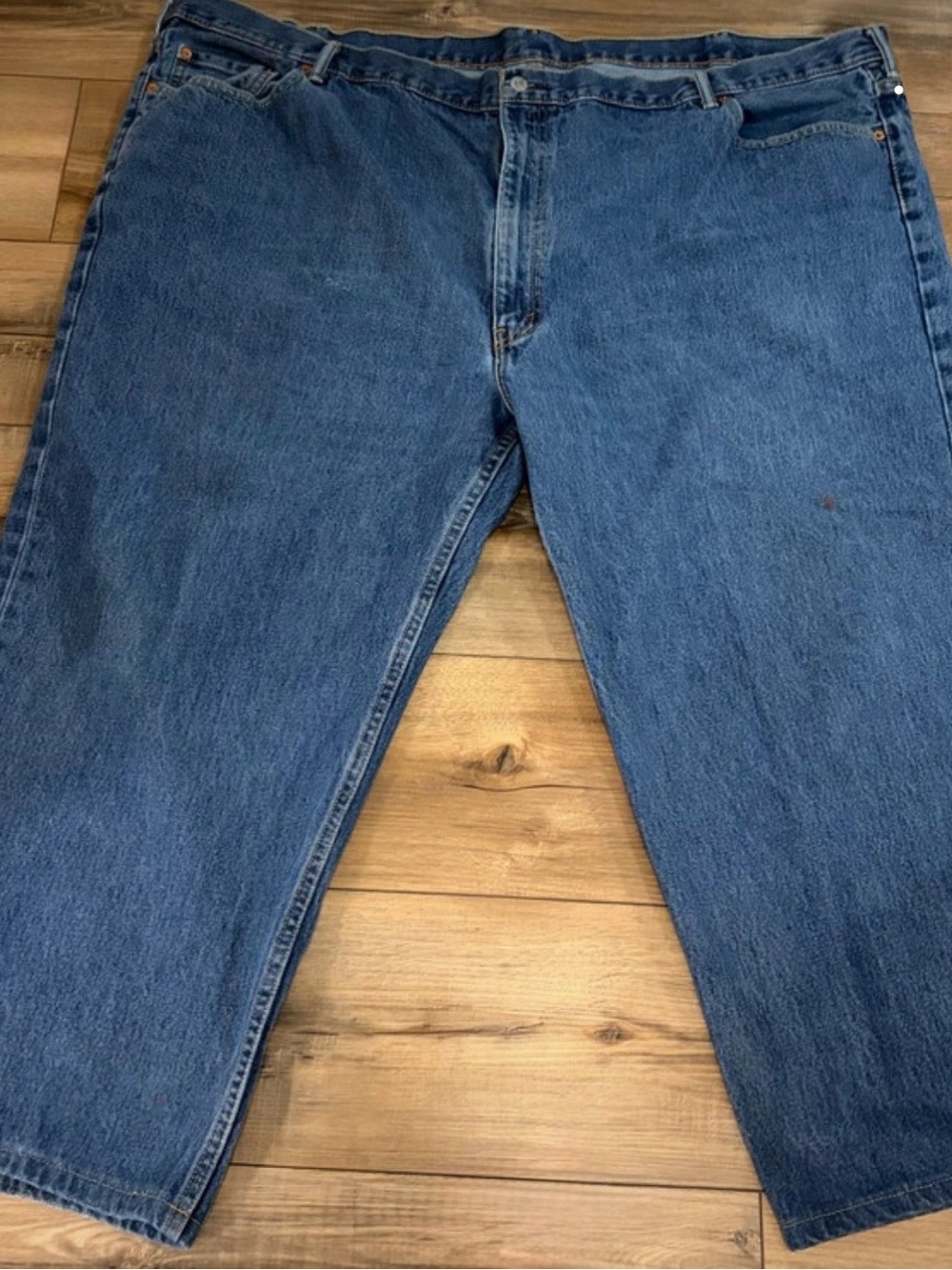 Levi's Men's Classic Mid-Blue Relaxed Jeans